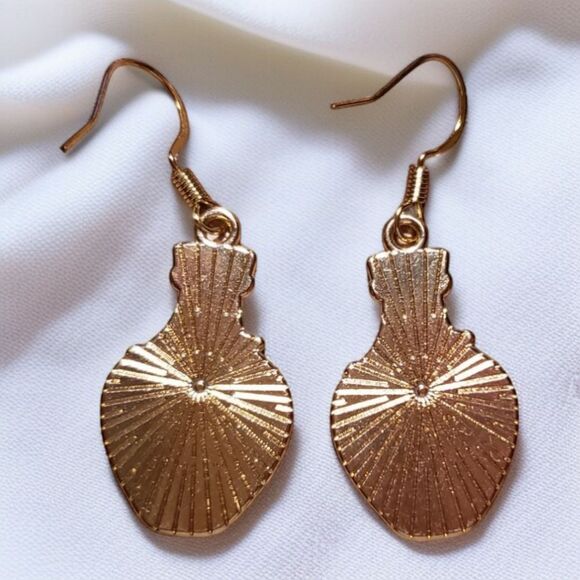 Heart Potion Earrings - Picture 2 of 3